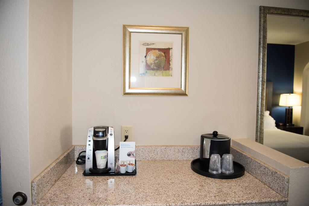 Holiday Inn Express Houston North-1960 Champions Area エクステリア 写真