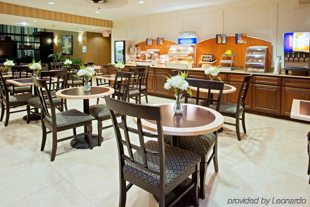 Holiday Inn Express Houston North-1960 Champions Area Louetta エクステリア 写真