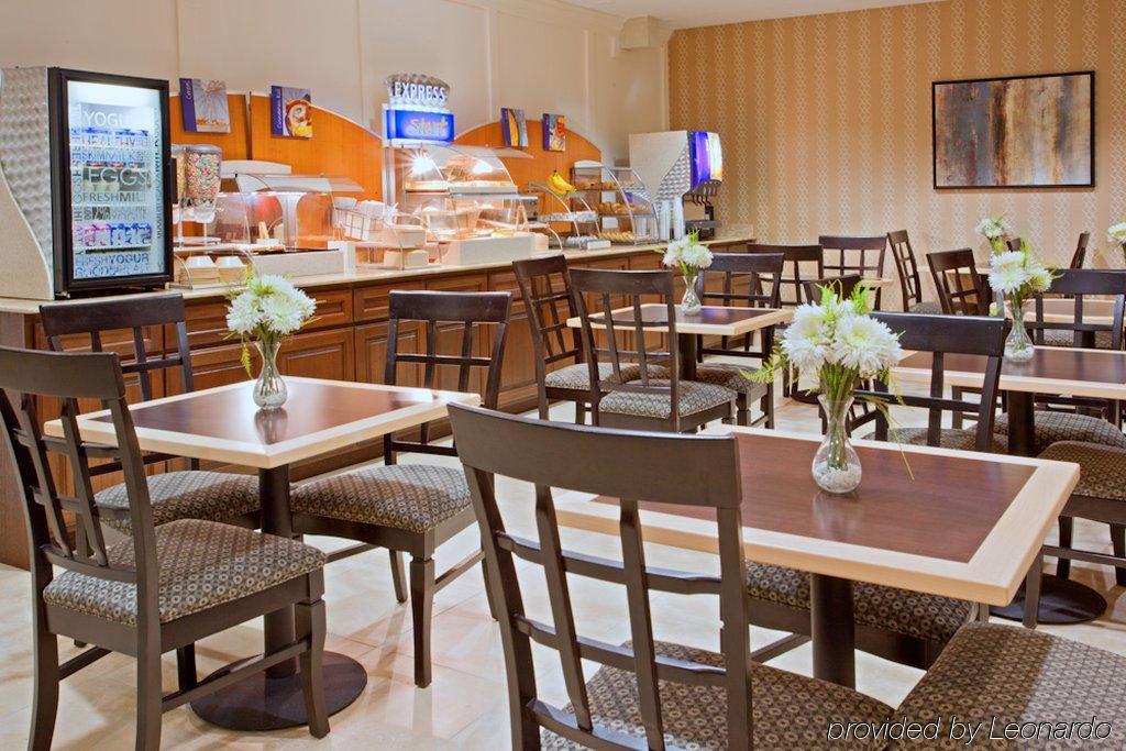 Holiday Inn Express Houston North-1960 Champions Area エクステリア 写真