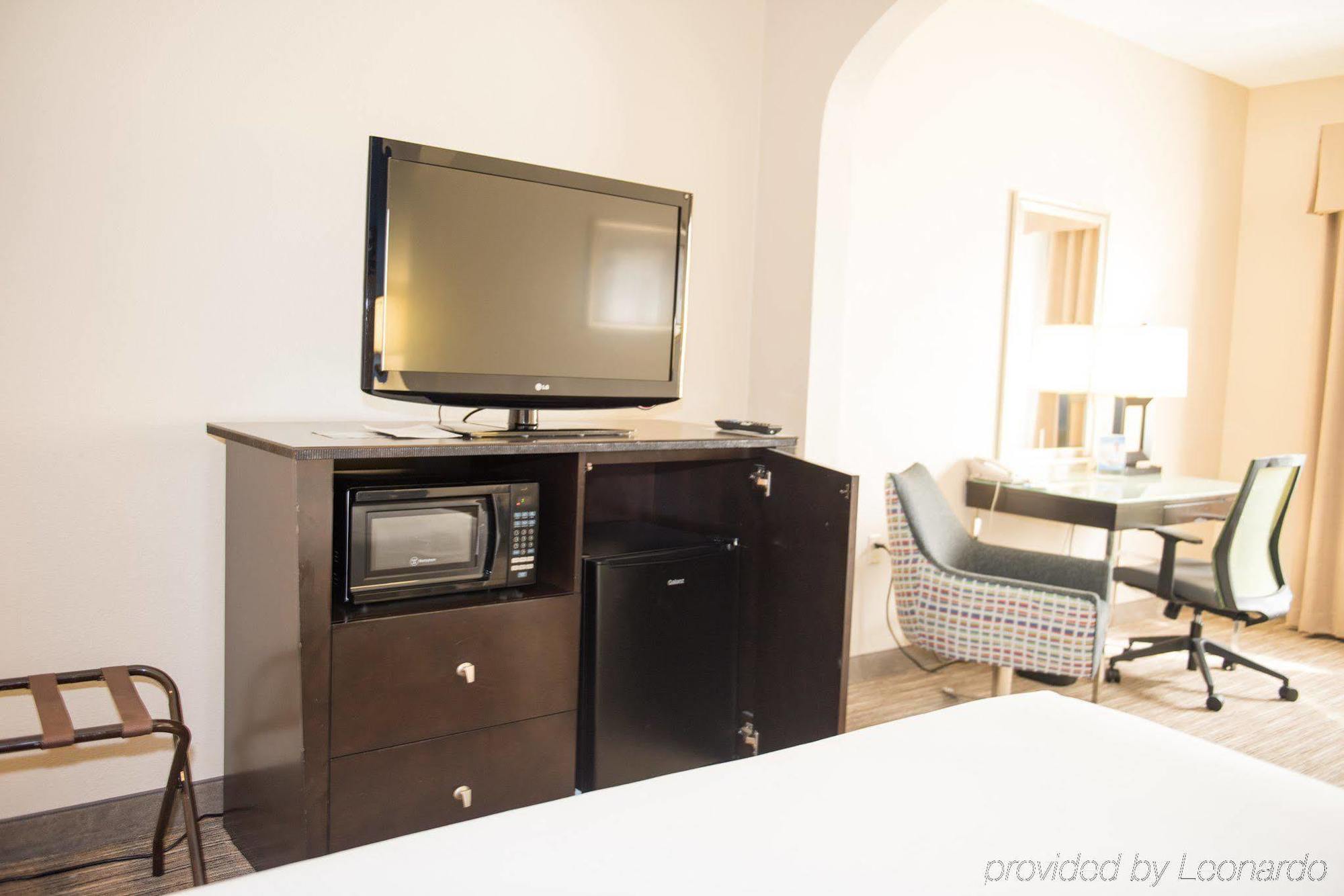 Holiday Inn Express Houston North-1960 Champions Area Louetta エクステリア 写真