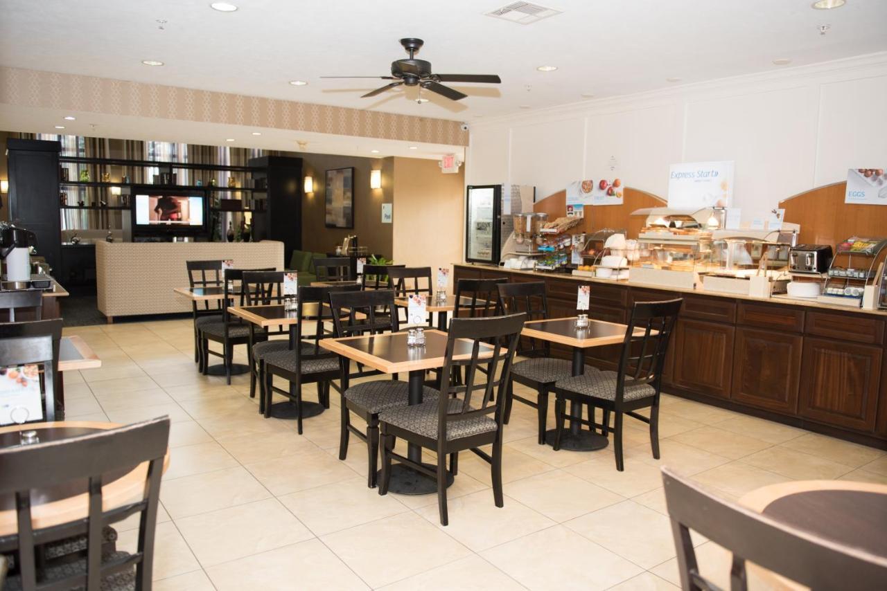 Holiday Inn Express Houston North-1960 Champions Area Louetta エクステリア 写真