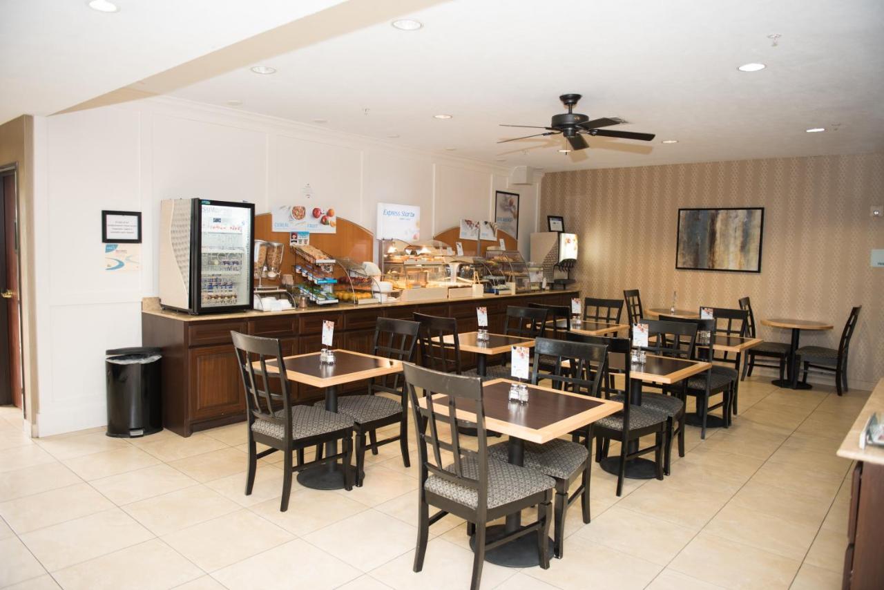 Holiday Inn Express Houston North-1960 Champions Area Louetta エクステリア 写真